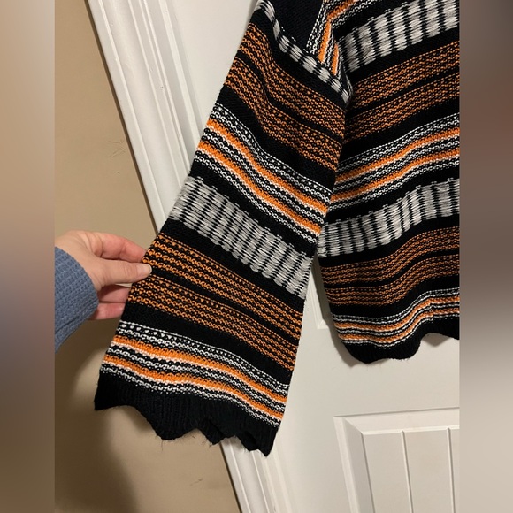 Umgee Bell sleeved sweater medium - Picture 4 of 7